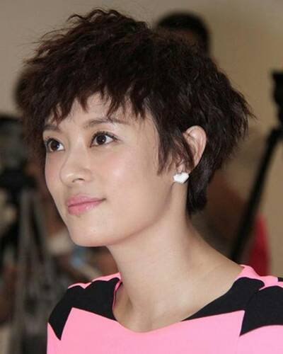 【娱乐星闻】 女明星短发发型有气质惹人爱