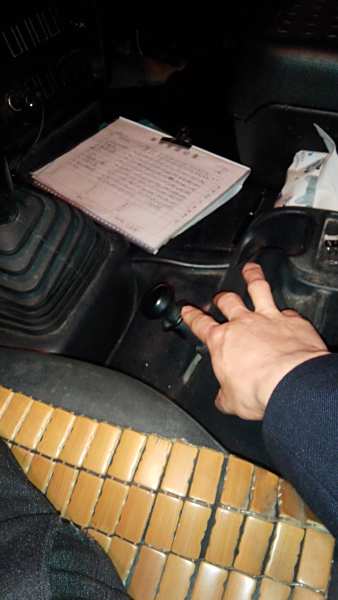 货车为什么启动了然后离合放后踩油门后车熄火了,(注:我油门和刹车分