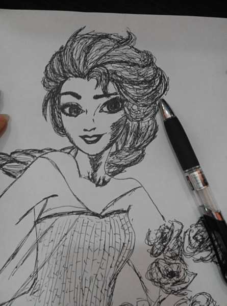 闲来无事,用中性笔画了张冰雪女王,会不会有点惊悚?