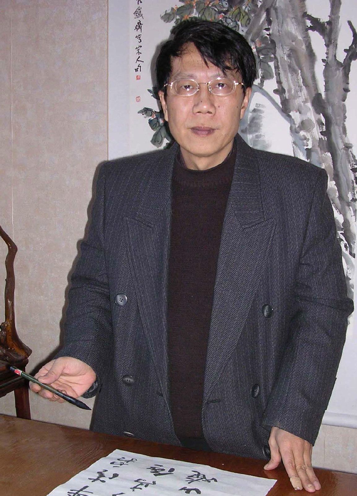 陈天文,1951年出生,是著名画家陈石濑先生的幼子,自幼受艺术氛围影响