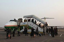 立荣航空md90-30客机从高雄飞抵盐城