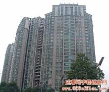 成都凯莱帝景花园由中粮集团·鹏利国际(四川)置业有限公司修建,大楼