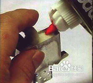 怎样为zippo打火机加油