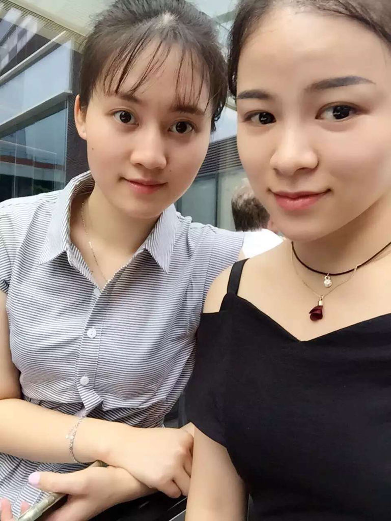 两个人都是一个班级的